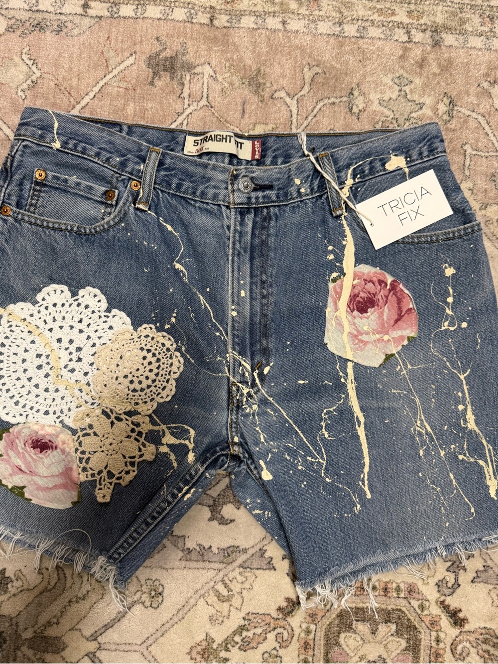 Tricia Fix Exclusive One-of-a-kind Vintage Levi’s Denim Shorts - Picture 2 of 3